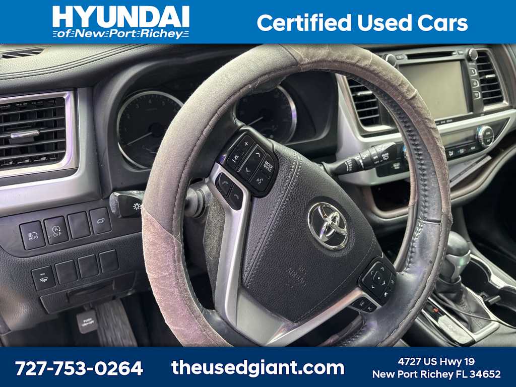 Thumbnail: 2019 Toyota Highlander - 11