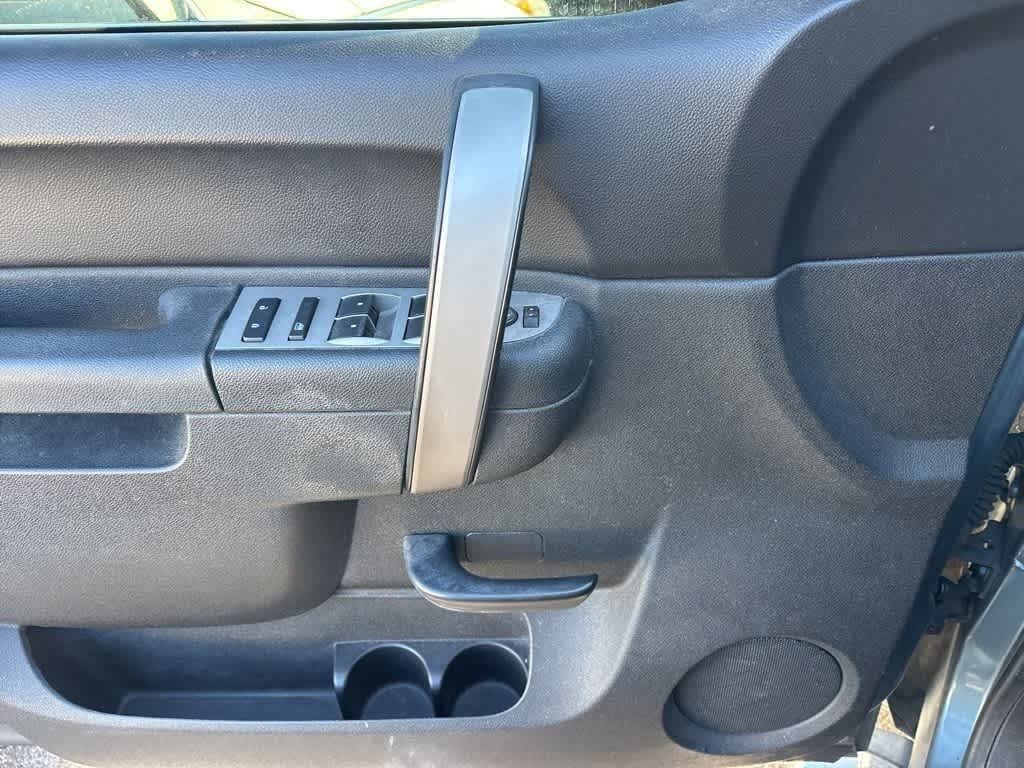 Thumbnail: 2010 Chevrolet Silverado 1500 - 12