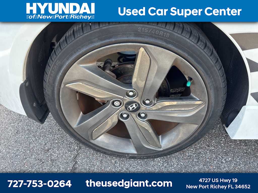 Thumbnail: 2015 Hyundai Veloster - 6