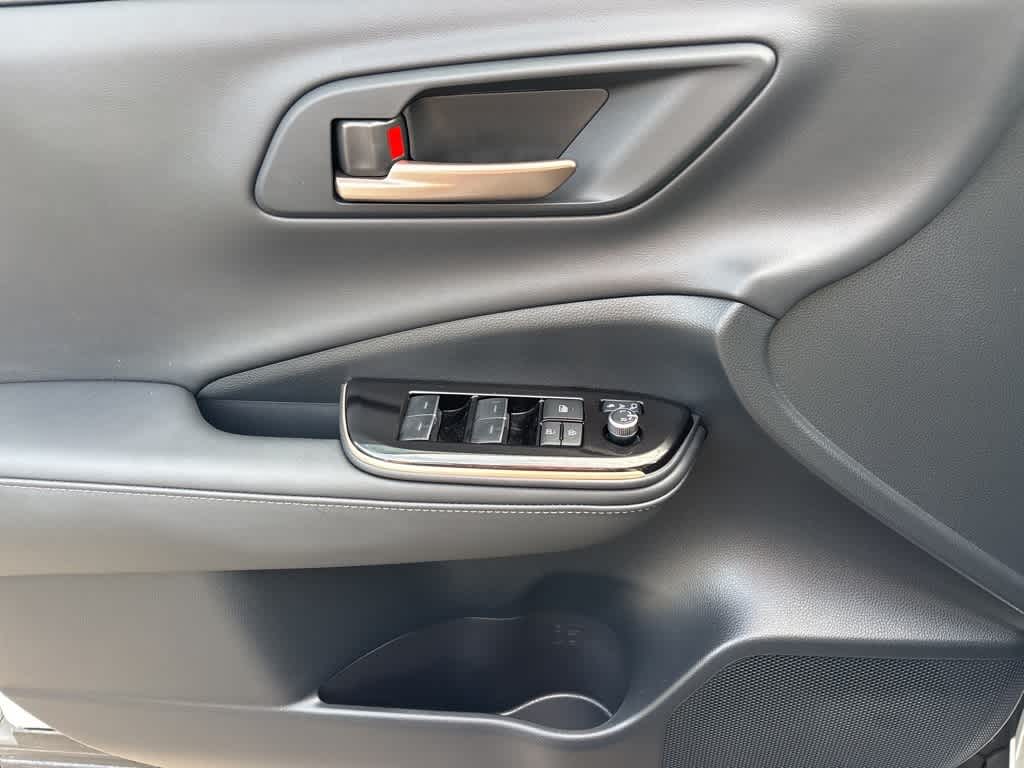 Thumbnail: 2025 Toyota Crown - 10