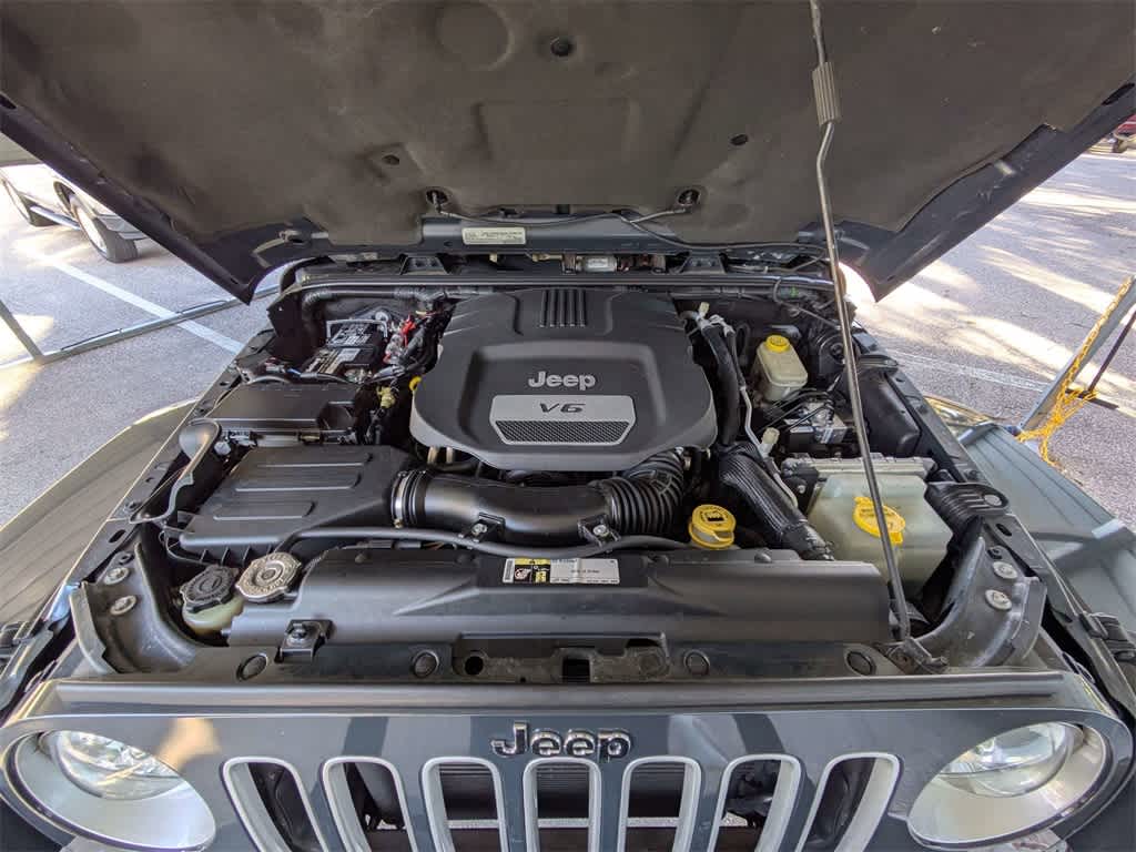 Thumbnail: 2016 Jeep Wrangler - 15