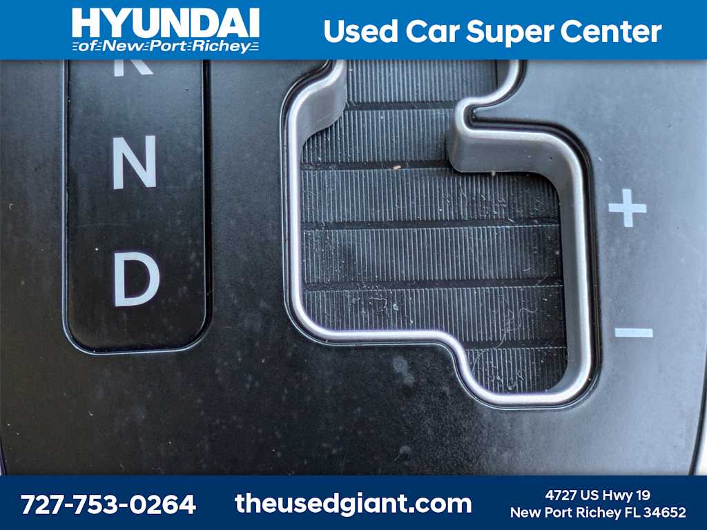 Thumbnail: 2013 Hyundai Accent - 23