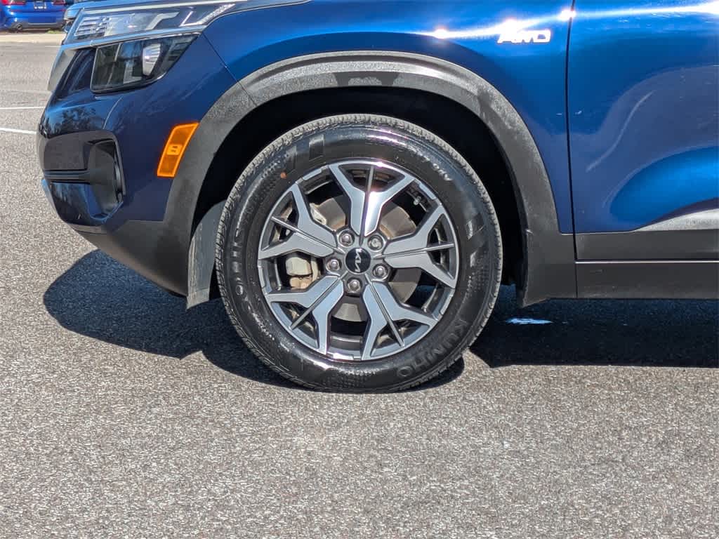 Thumbnail: 2023 Kia Seltos - 10