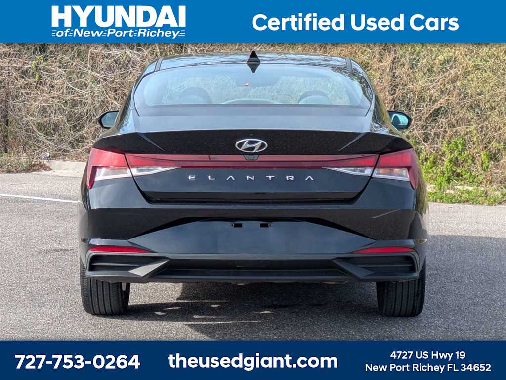 Thumbnail: 2023 Hyundai Elantra - 4