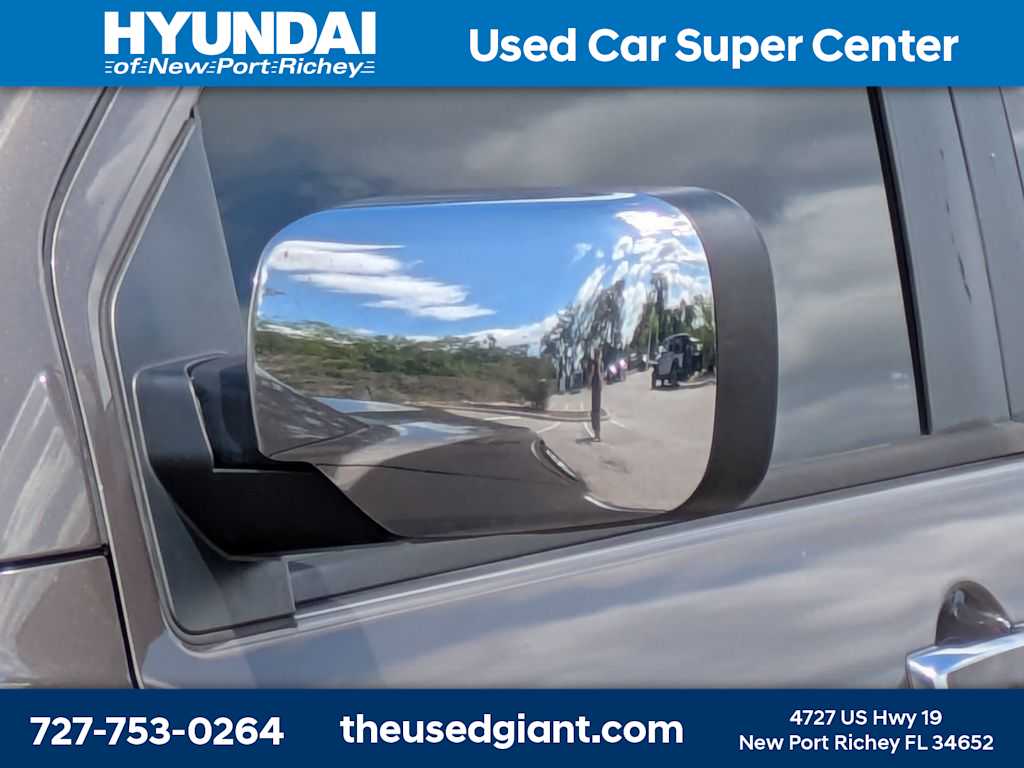 Thumbnail: 2014 Nissan Armada - 11