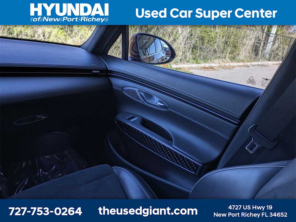 Thumbnail: 2022 Genesis GV70 - 21