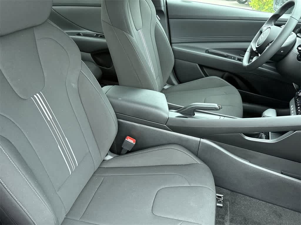 Thumbnail: 2025 Hyundai Elantra - 20