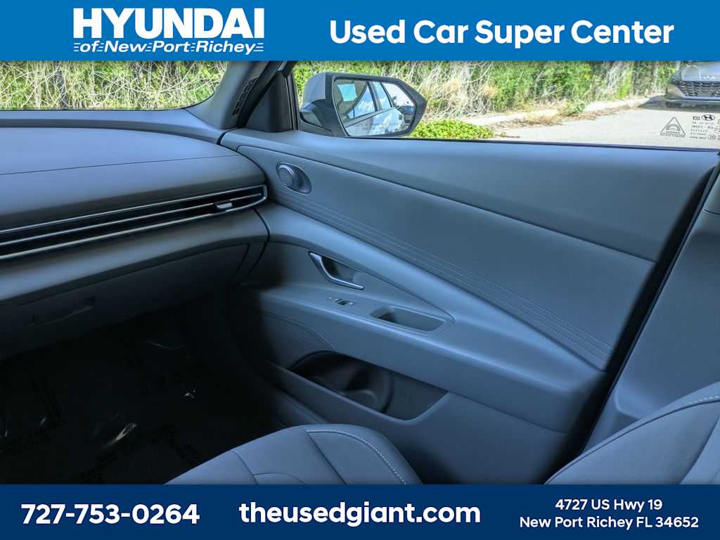 Thumbnail: 2025 Hyundai Elantra - 18