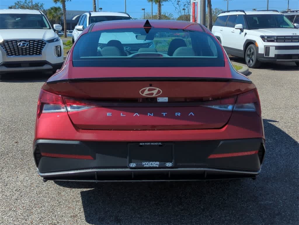 2025 Hyundai Elantra Sport 4