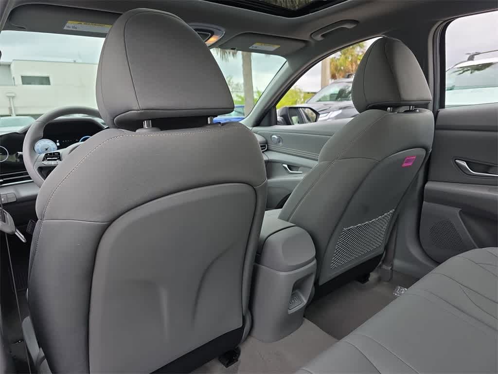 Thumbnail: 2025 Hyundai Elantra - 17