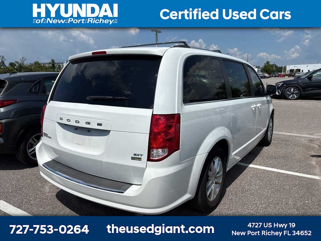 Thumbnail: 2019 Dodge Grand Caravan - 3