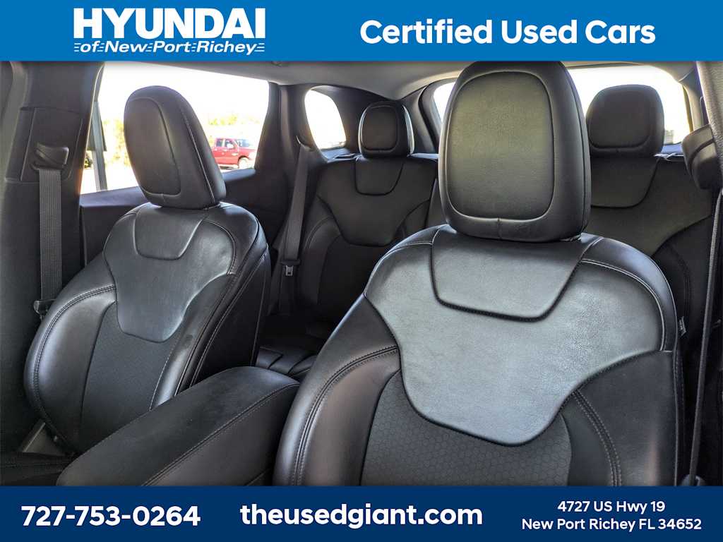 Thumbnail: 2020 Jeep Cherokee - 7