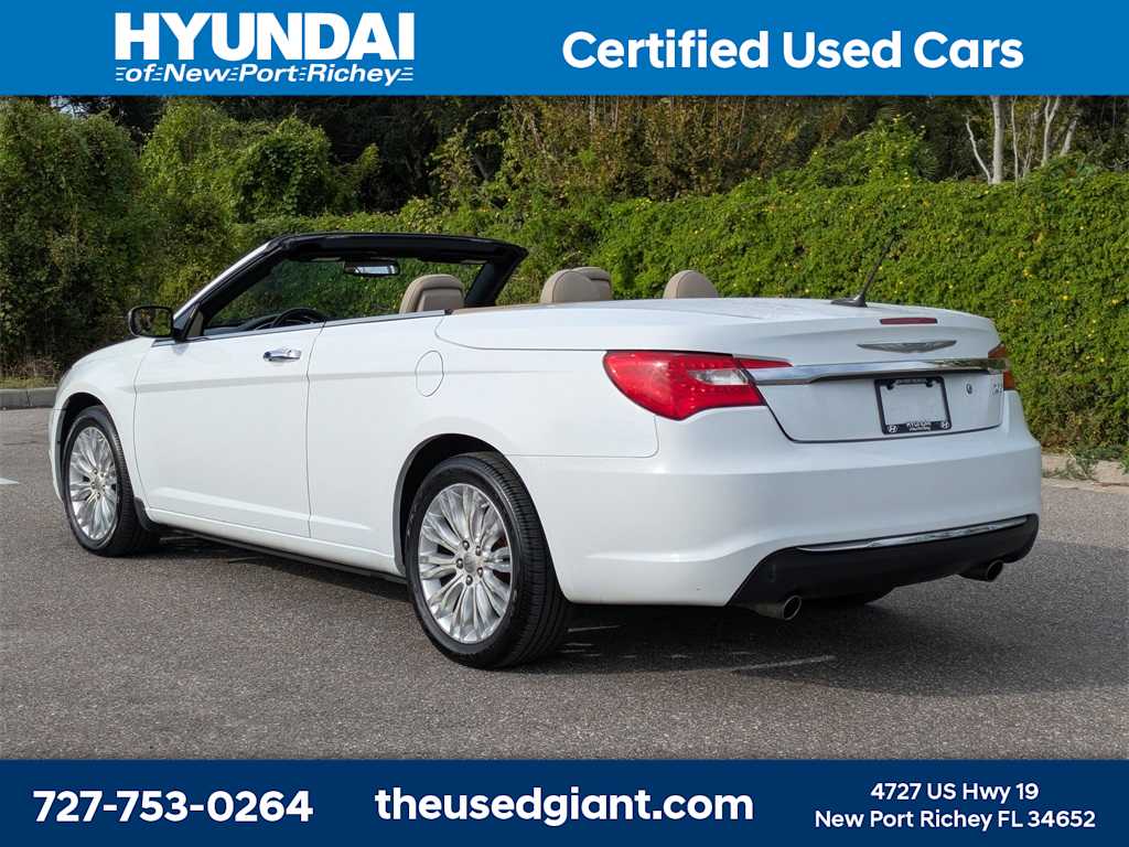 Thumbnail: 2011 Chrysler 200 - 3