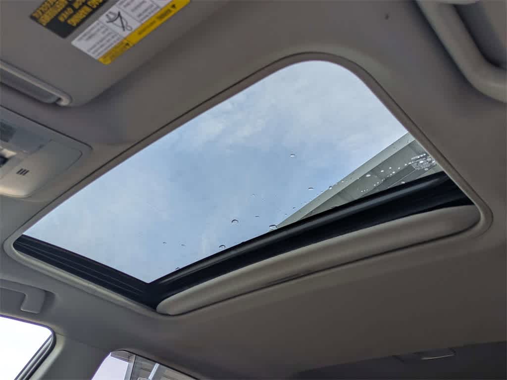 Thumbnail: 2018 Toyota RAV4 - 22