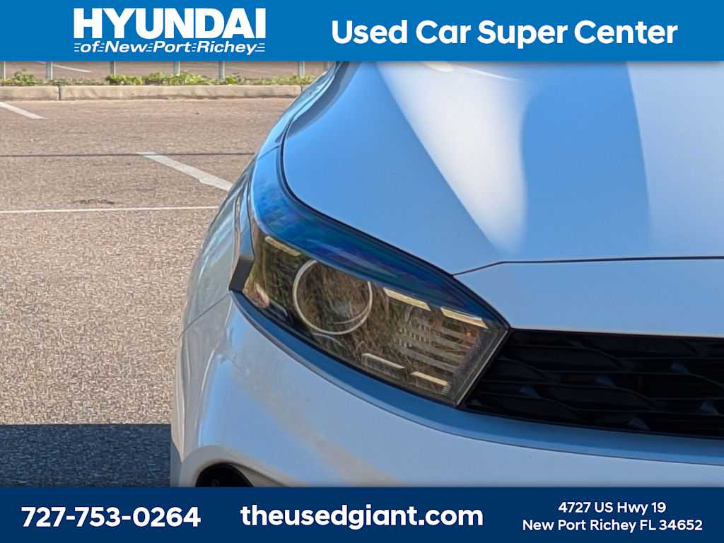 Thumbnail: 2024 Kia Forte - 9