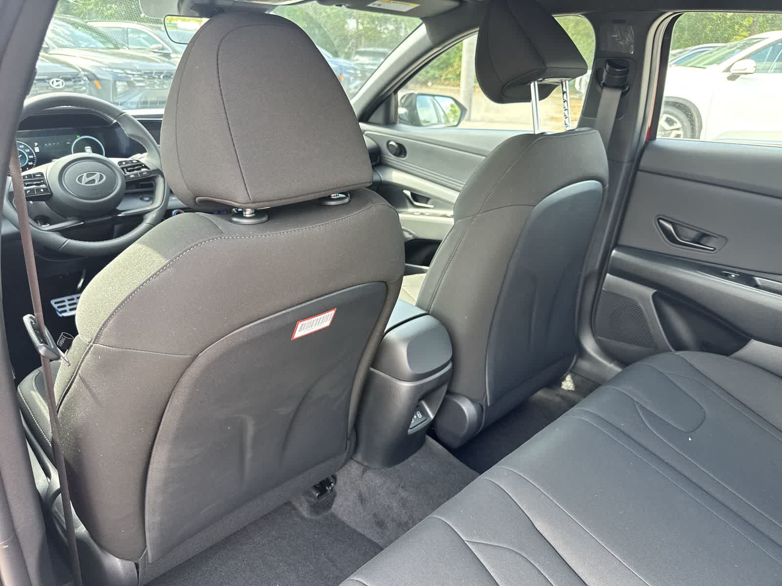 2025 Hyundai Elantra Sport 17