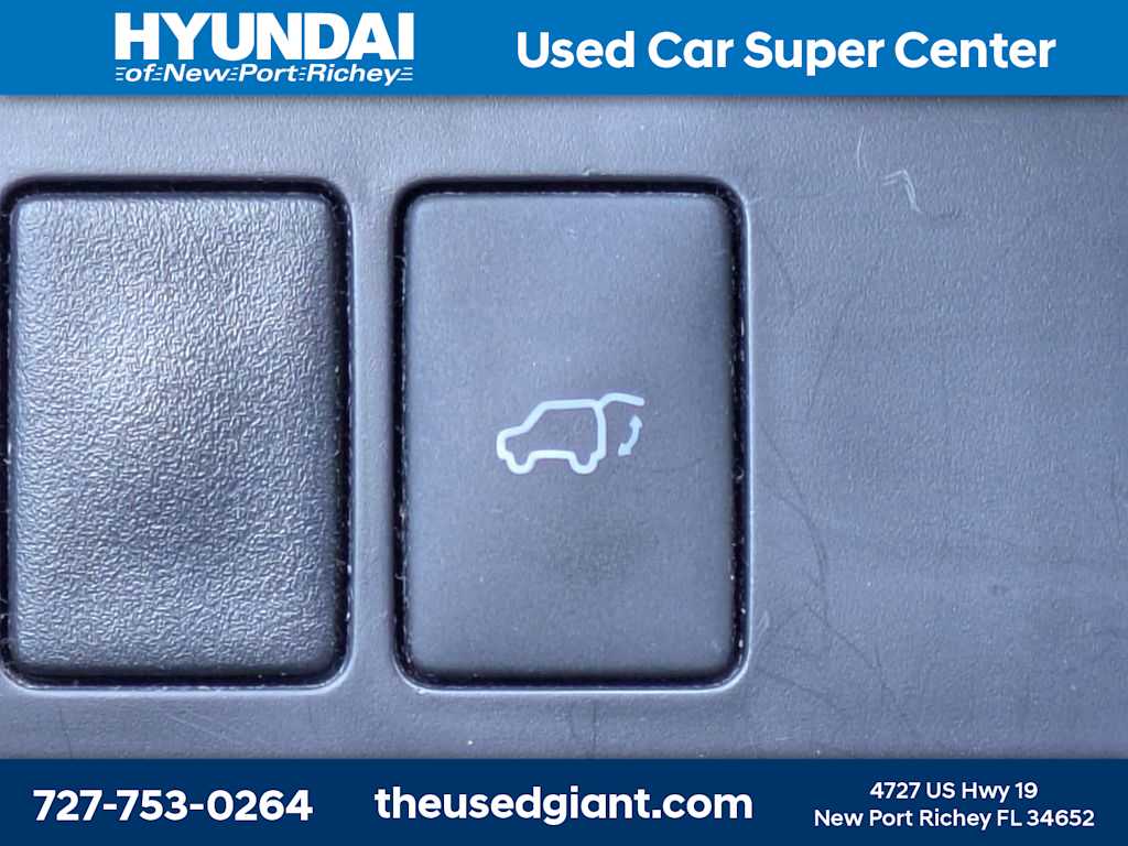 Thumbnail: 2016 Toyota Highlander - 31