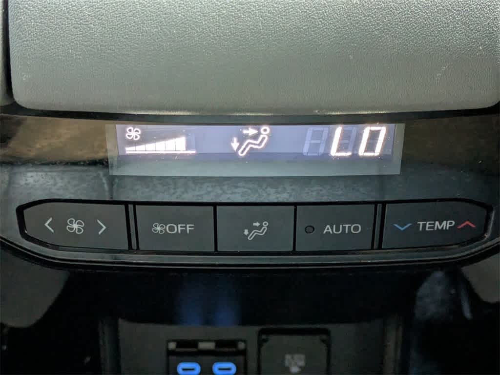 Thumbnail: 2022 Toyota Highlander - 19