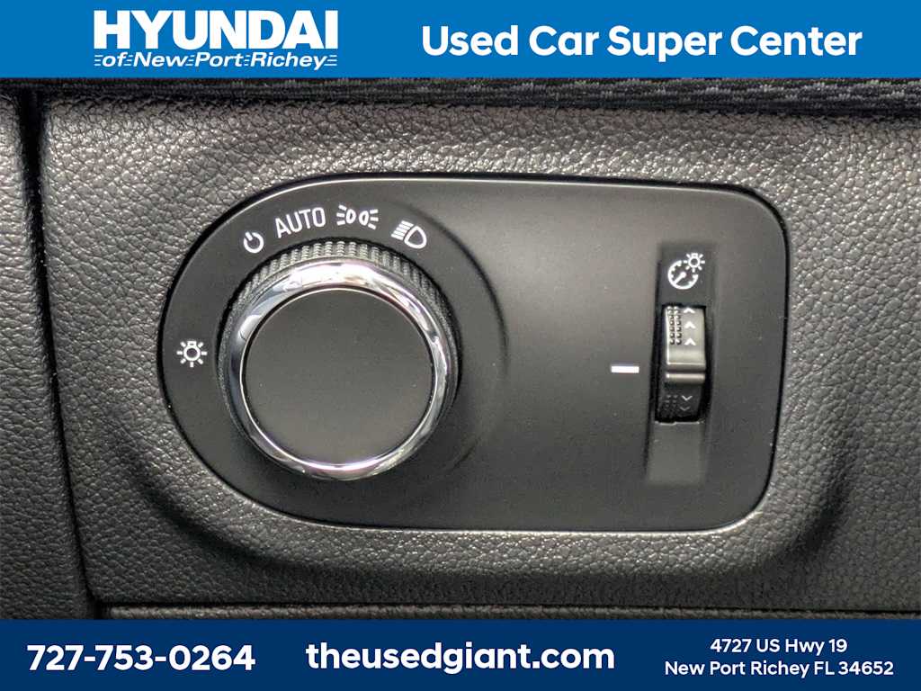 Thumbnail: 2017 Chevrolet Cruze - 26