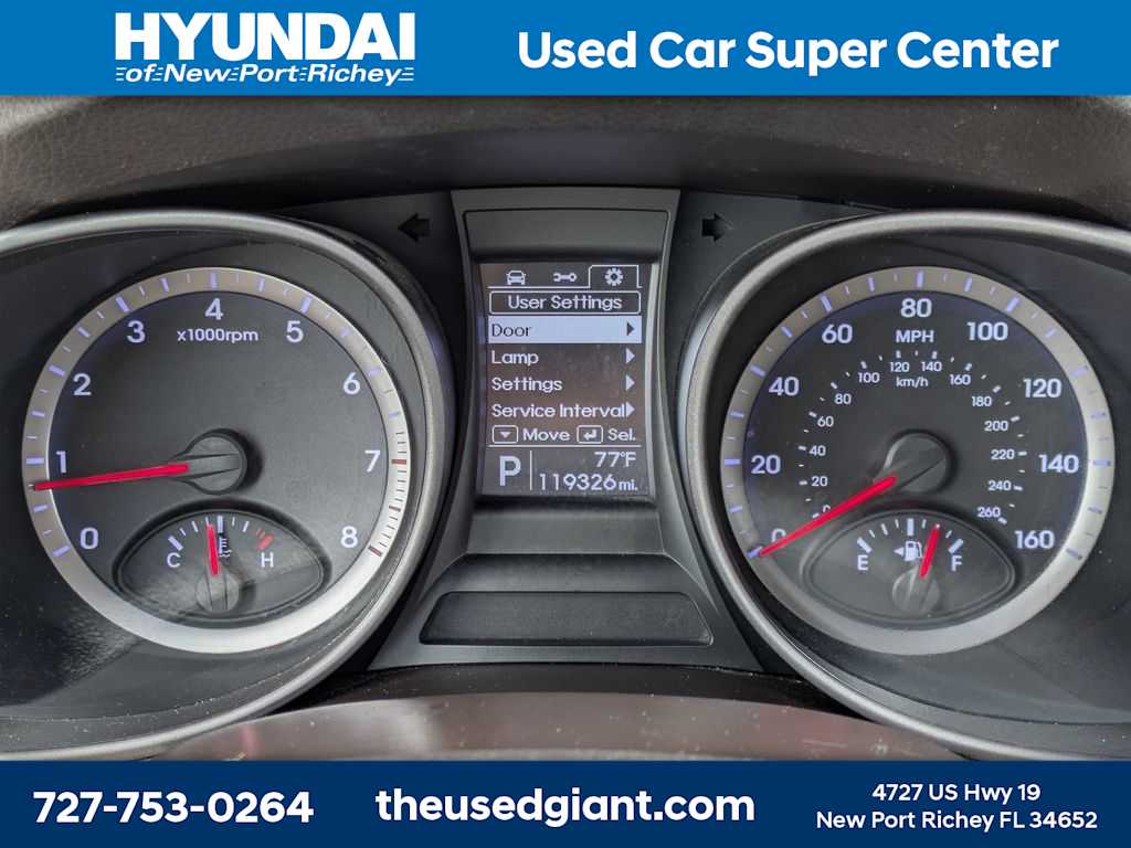 Thumbnail: 2015 Hyundai Santa Fe - 32