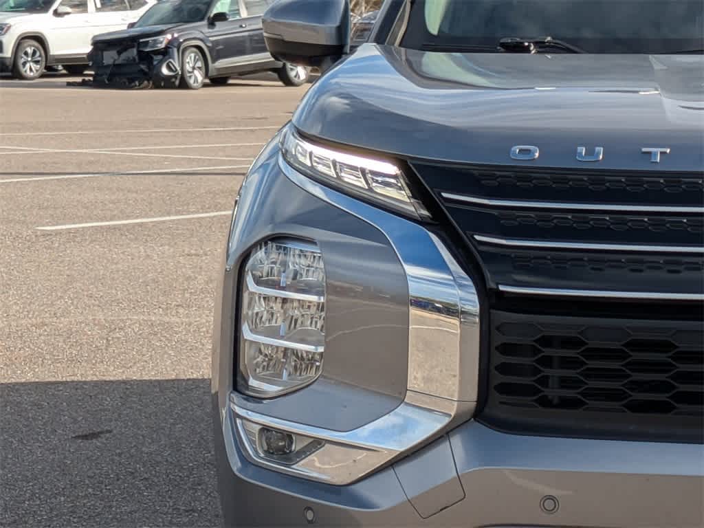 Thumbnail: 2022 Mitsubishi Outlander - 9