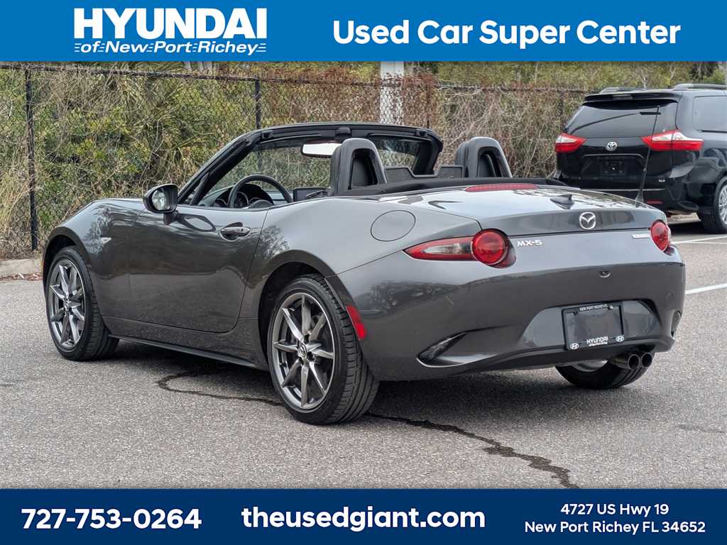 Thumbnail: 2022 Mazda MX-5 Miata - 3