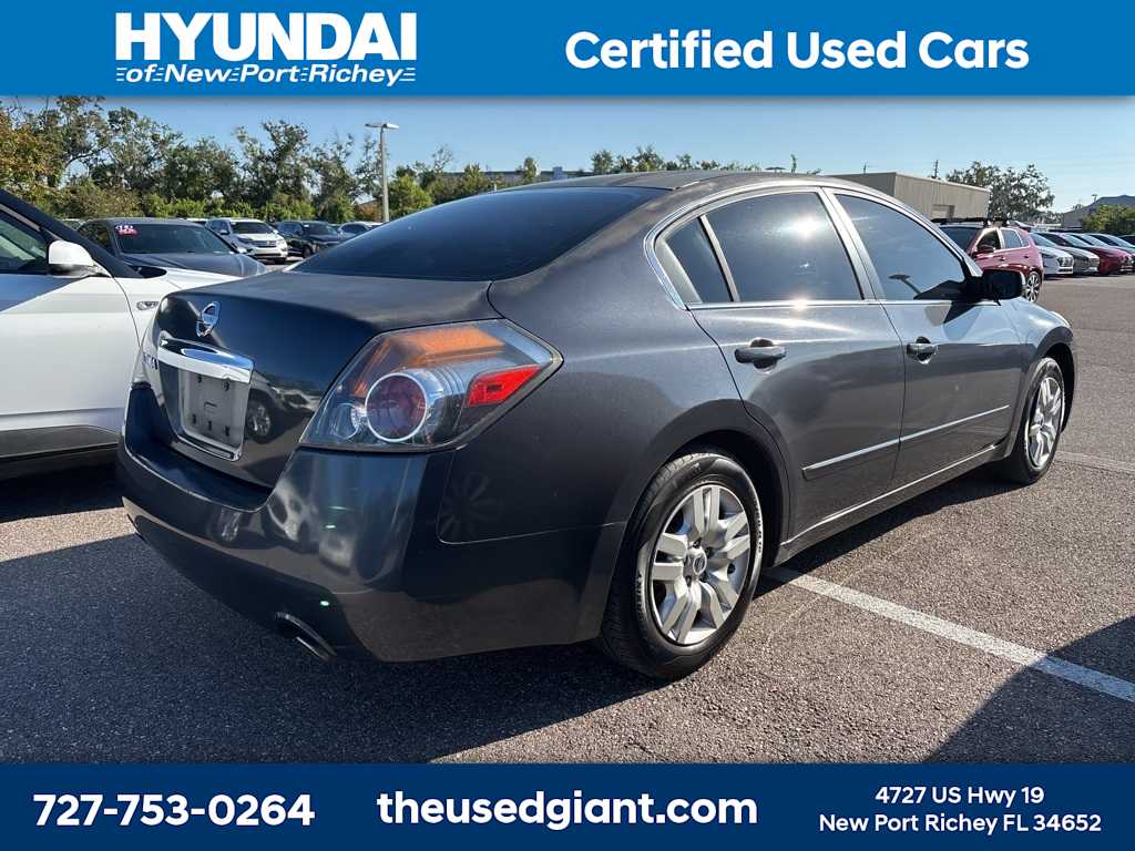 Thumbnail: 2010 Nissan Altima - 3
