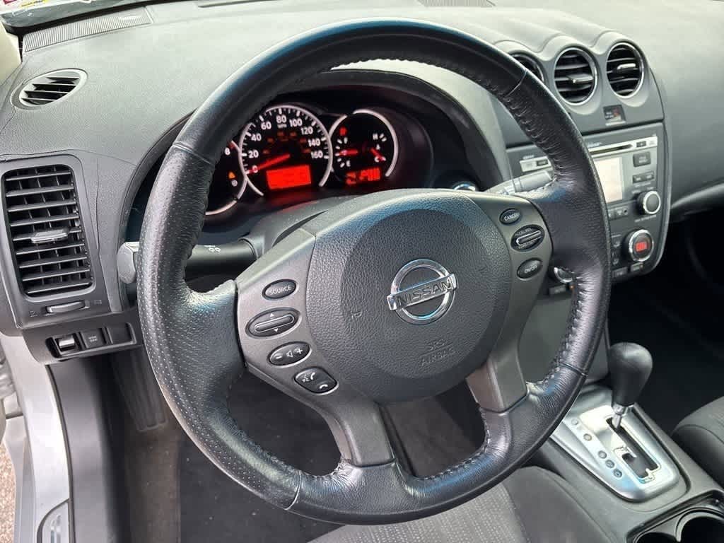 Thumbnail: 2010 Nissan Altima - 12
