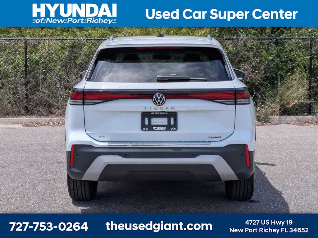 Thumbnail: 2025 Volkswagen Tiguan - 4