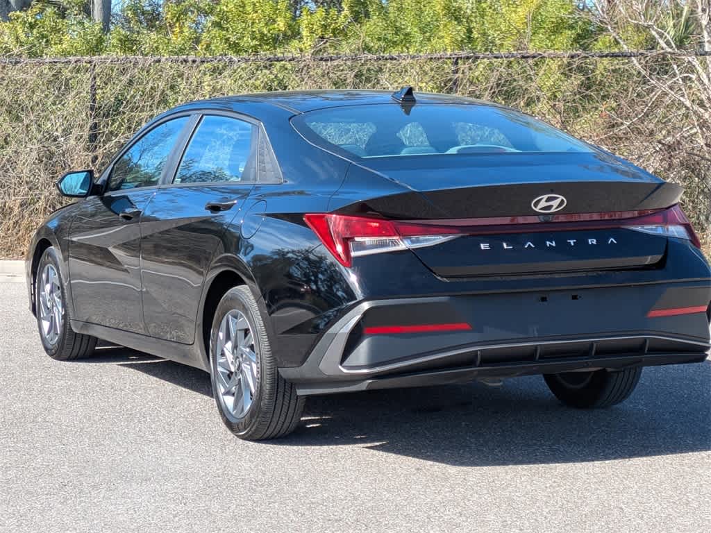 Thumbnail: 2024 Hyundai Elantra - 3