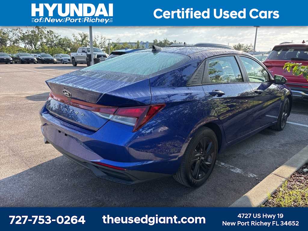 2022 Hyundai Elantra SEL 3