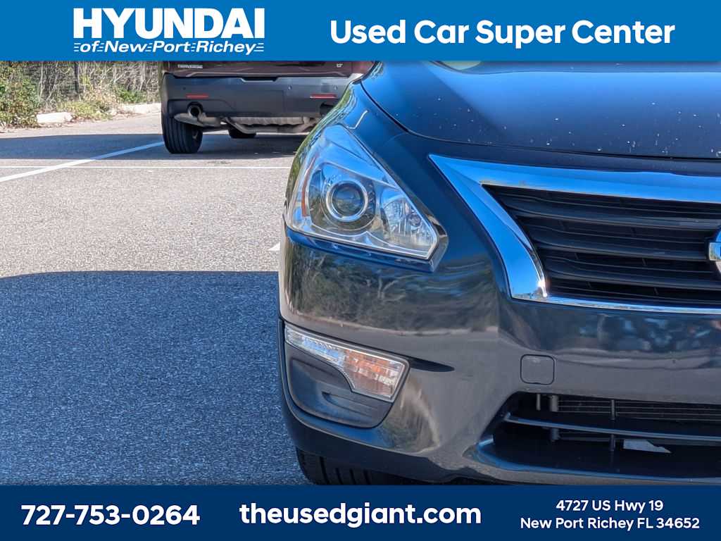 Thumbnail: 2013 Nissan Altima - 9