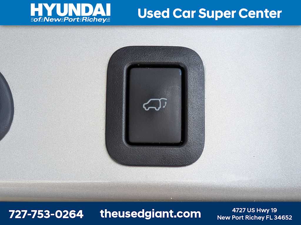 Thumbnail: 2016 Toyota Highlander - 13