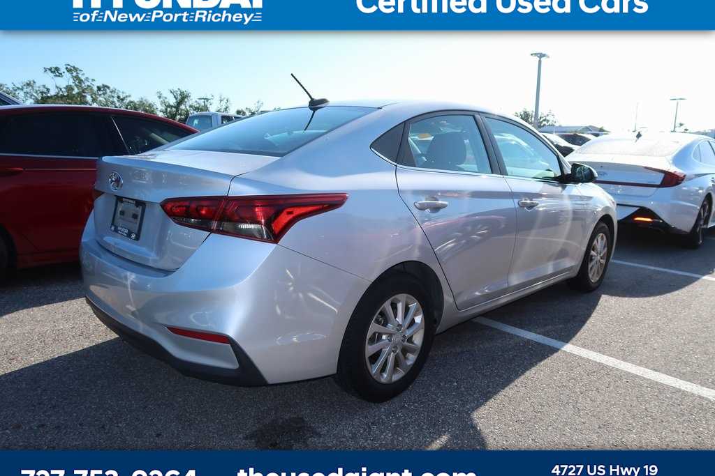 Thumbnail: 2022 Hyundai Accent - 3