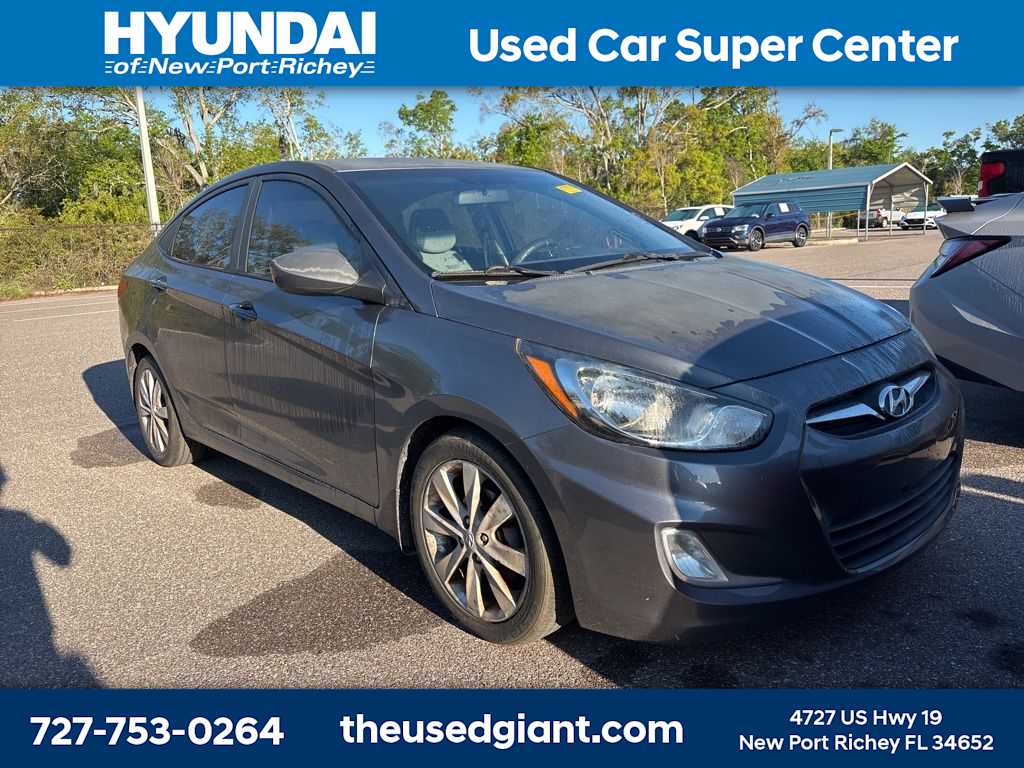 Thumbnail: 2012 Hyundai Accent - 4