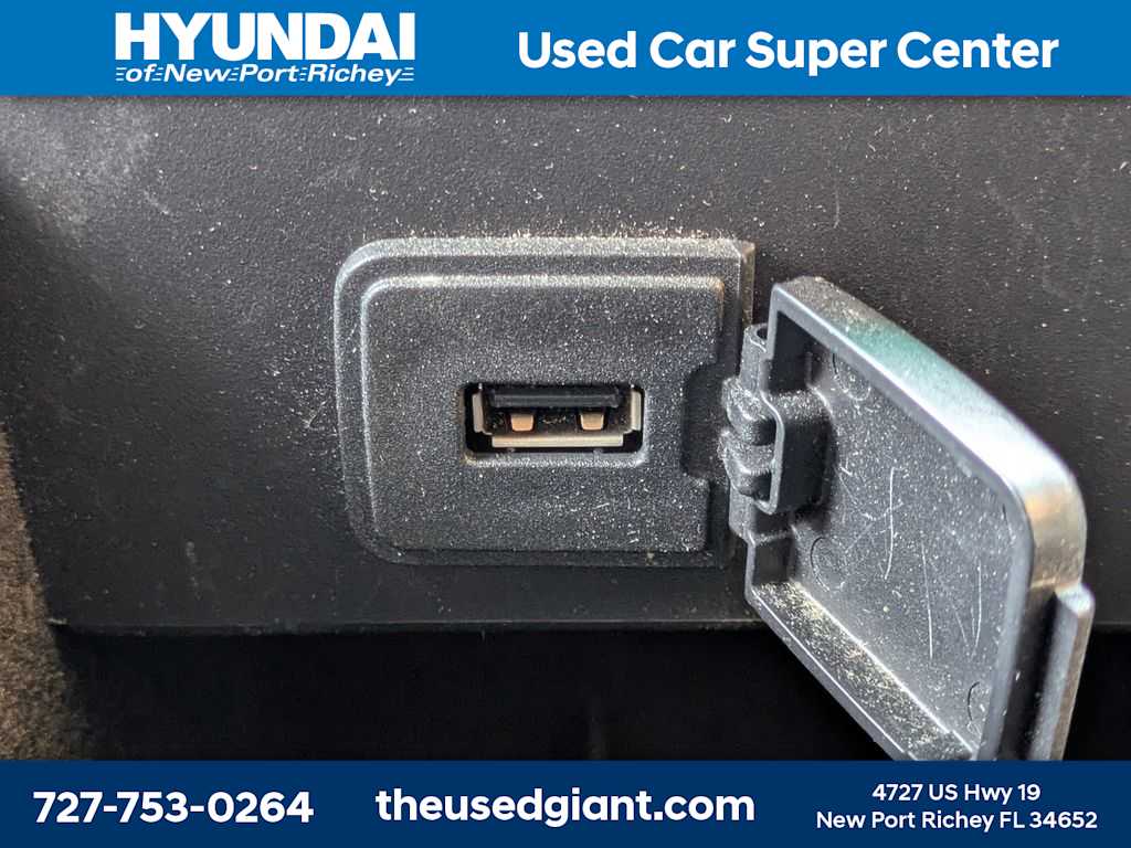 Thumbnail: 2016 Ford Explorer - 34