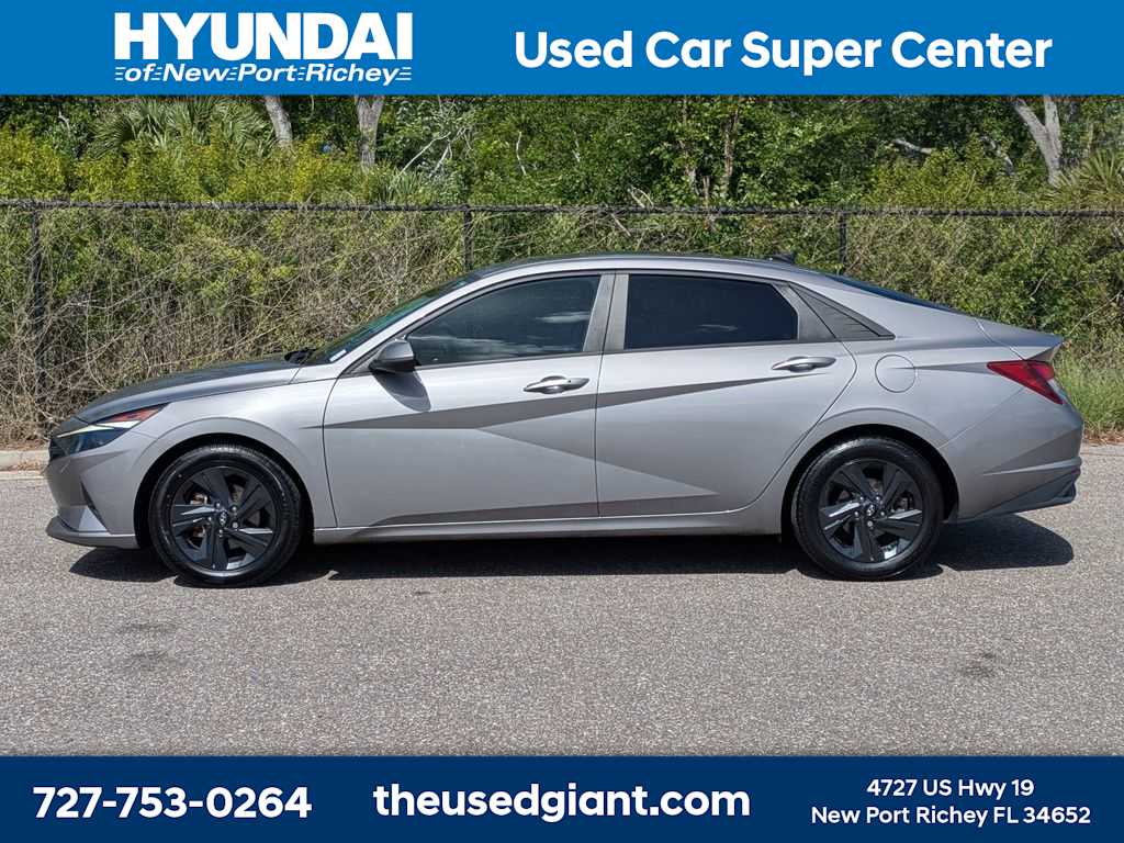 Thumbnail: 2022 Hyundai Elantra - 2