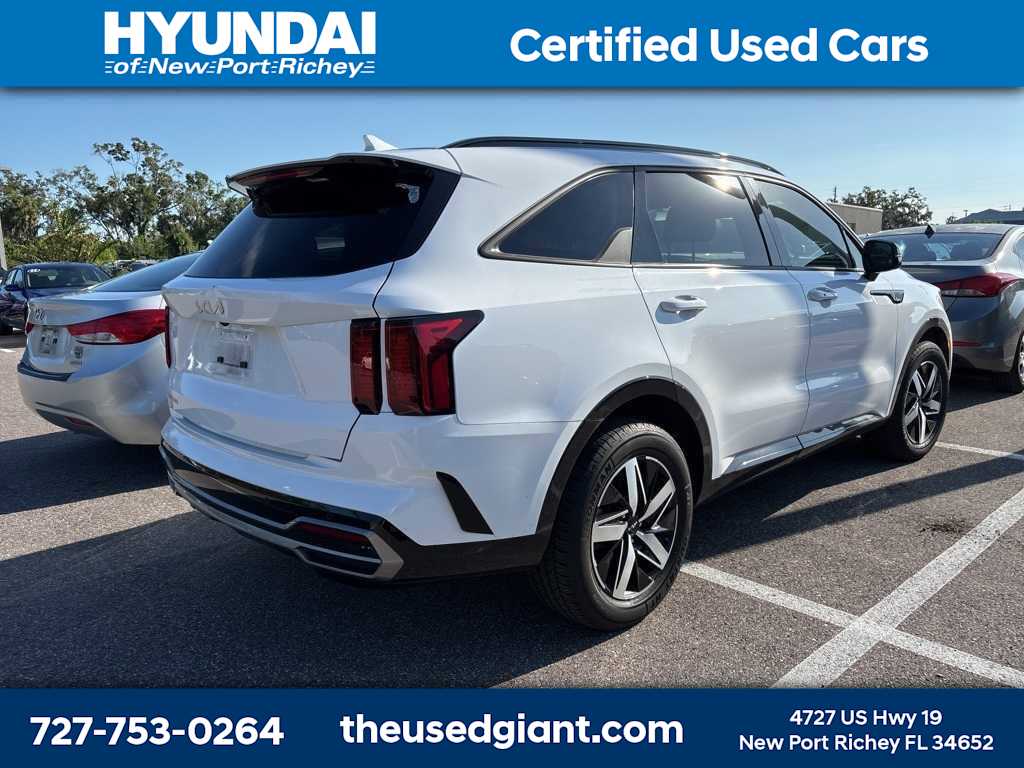 Thumbnail: 2023 Kia Sorento - 3