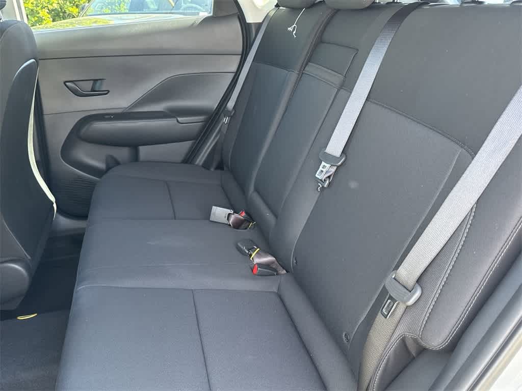 2025 Hyundai Kona SEL 18