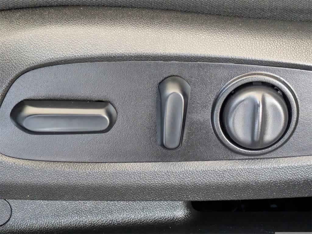 Thumbnail: 2021 Chevrolet Equinox - 24