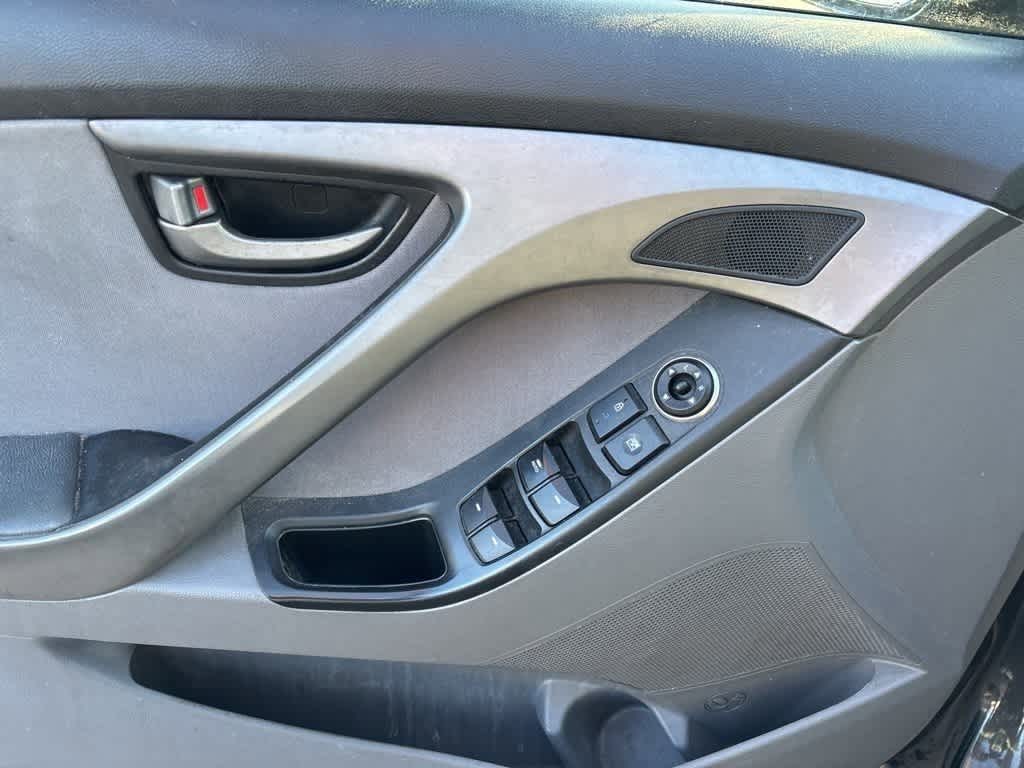 Thumbnail: 2016 Hyundai Elantra - 9