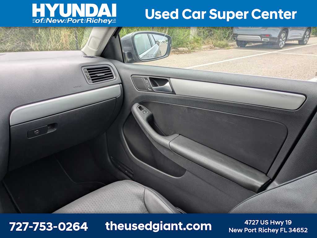 Thumbnail: 2014 Volkswagen Jetta - 17