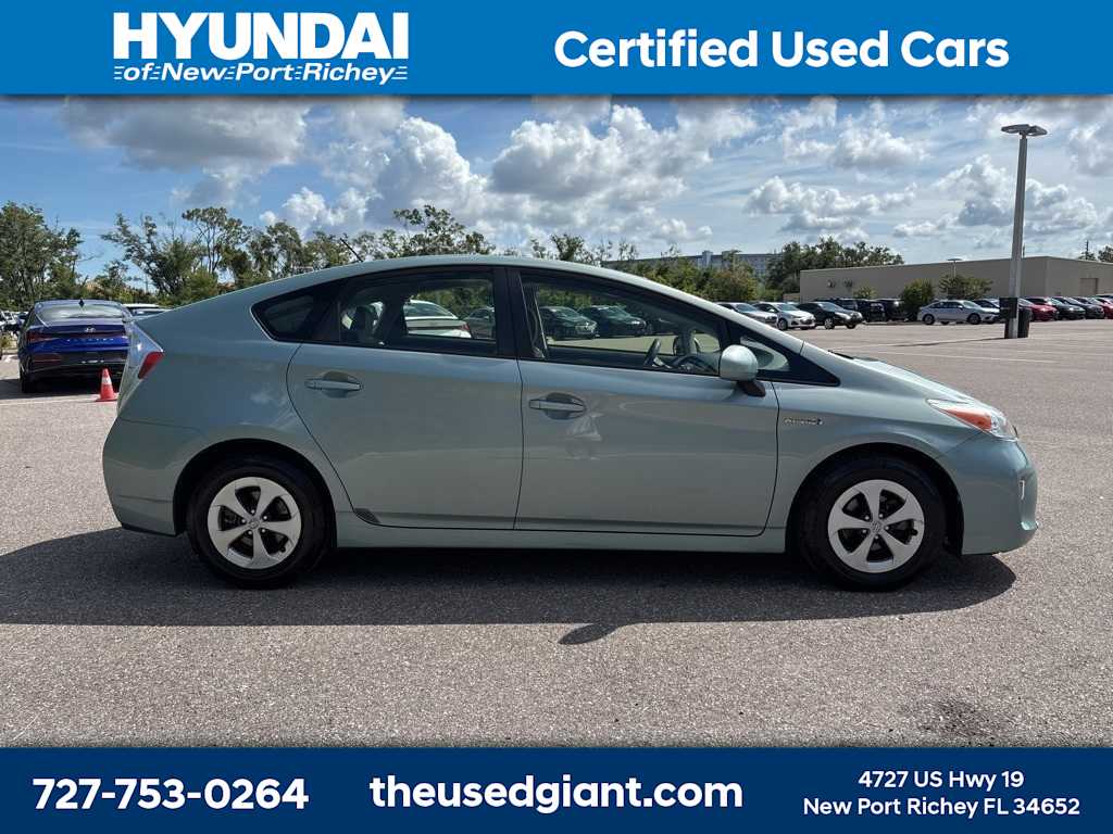 Thumbnail: 2015 Toyota Prius - 6