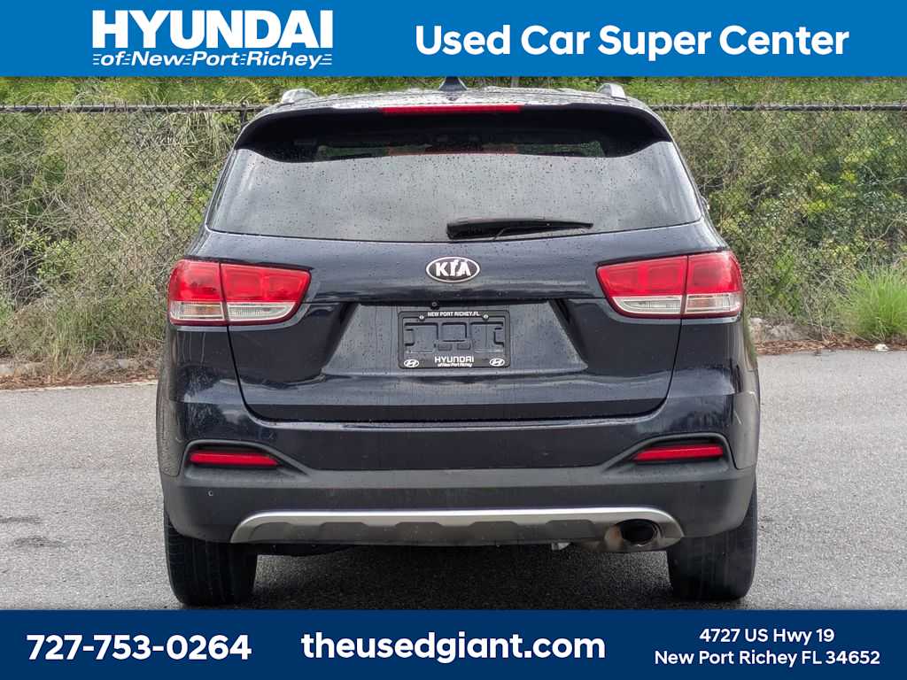 Thumbnail: 2017 Kia Sorento - 4