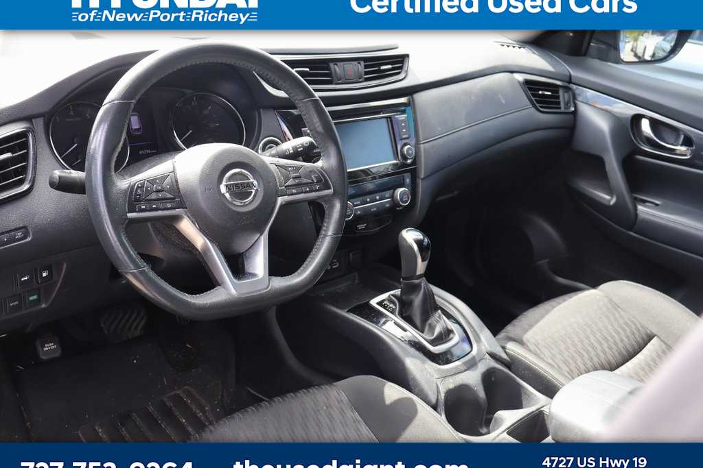 2018 Nissan Rogue SV 10