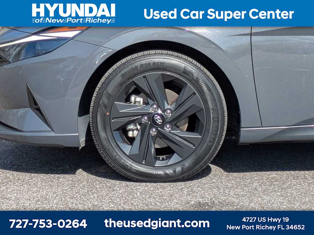 Thumbnail: 2023 Hyundai Elantra - 10