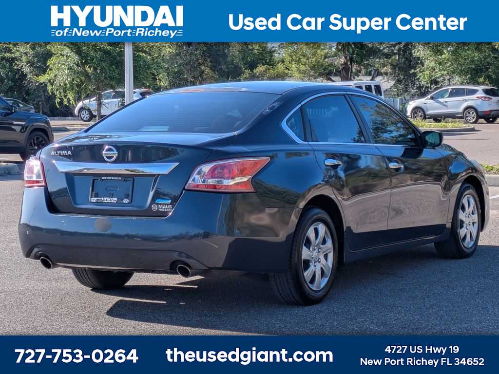 Thumbnail: 2013 Nissan Altima - 5