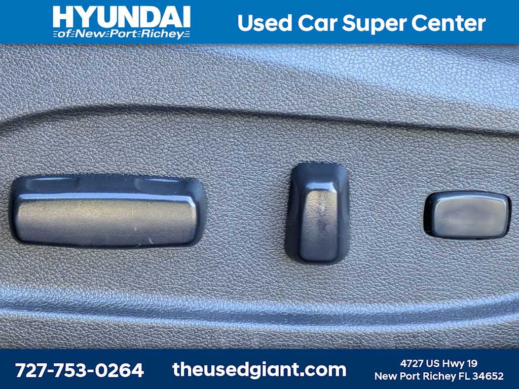 Thumbnail: 2012 Hyundai Sonata - 19