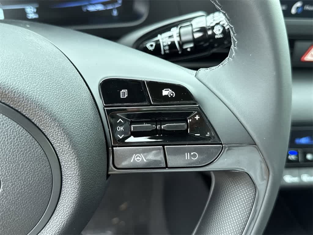 Thumbnail: 2025 Hyundai Elantra - 23
