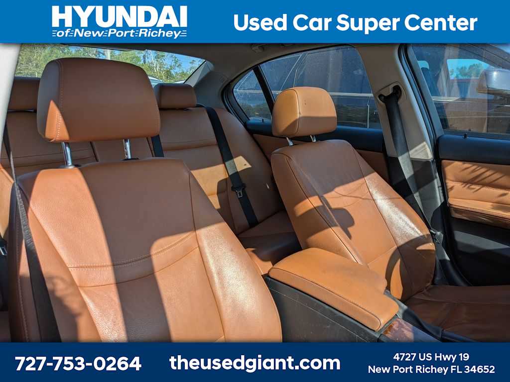 Thumbnail: 2011 BMW 3 Series - 9